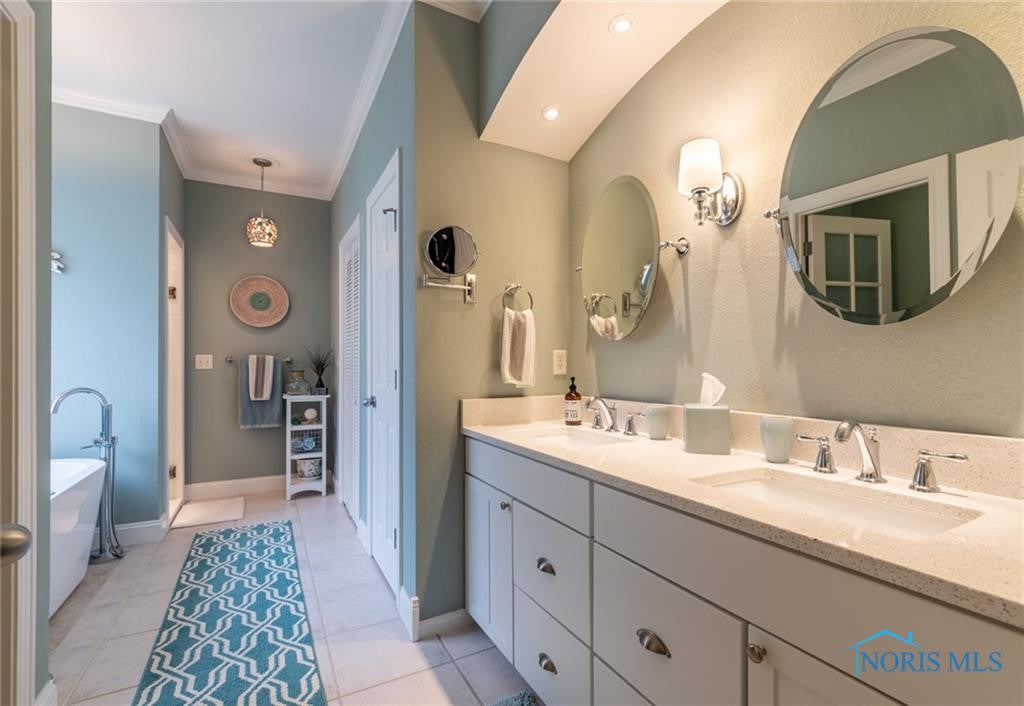 3256 Stone Wall Road Maumee, OH 43537 - Photo 2 of 17 Gallery Image 2