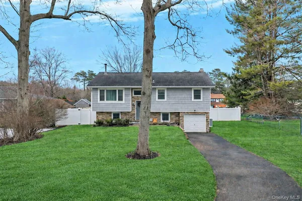 $749,999 | 39 Joseph Place, Nesconset, NY 11767