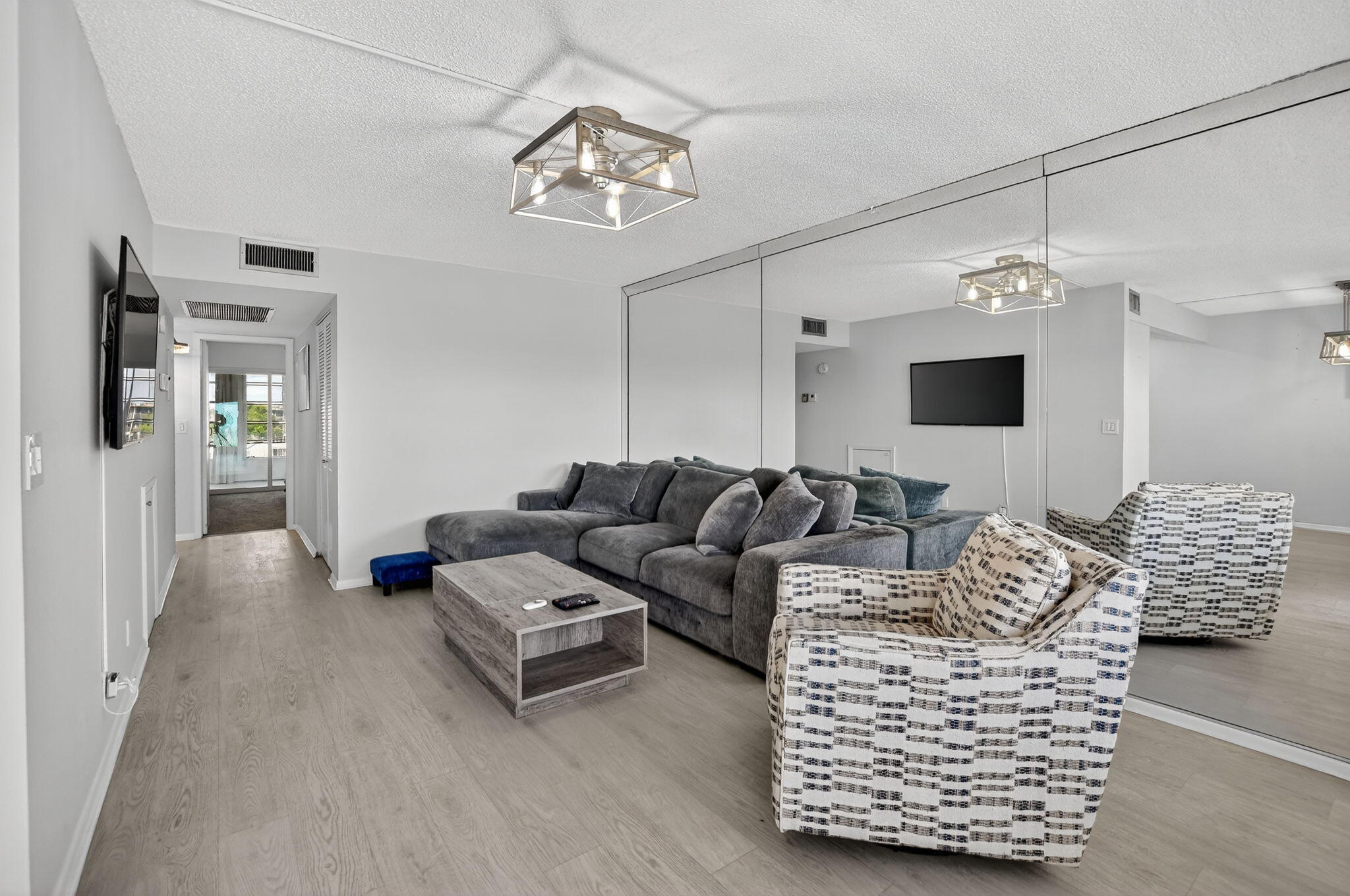 4007 Rexford Drive Boca Raton, FL 33434 - Photo 8 of 57 4-web-or-mls-001_DSC_1911