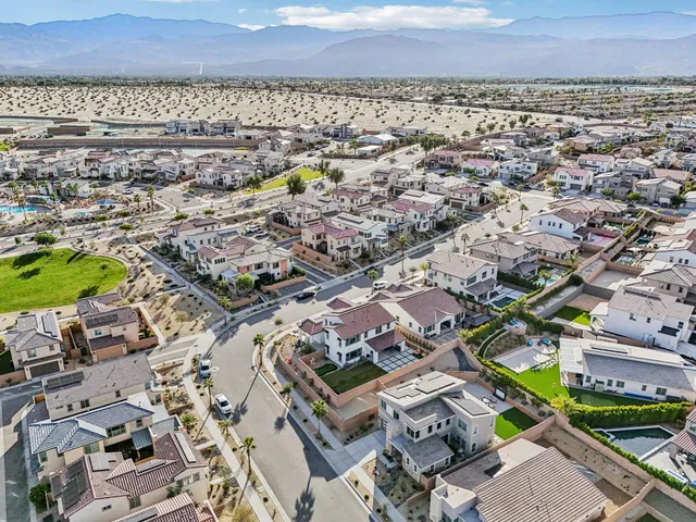 $997,999 | 74404 Nichols Drive, Palm Desert, CA 92211