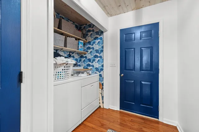 a view of a bedroom with closet