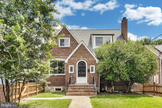 $1,025,000 | 8209 Flower Avenue, Takoma Park, MD 20912