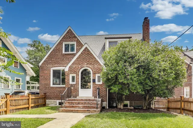 $1,025,000 | 8209 Flower Avenue, Takoma Park, MD 20912