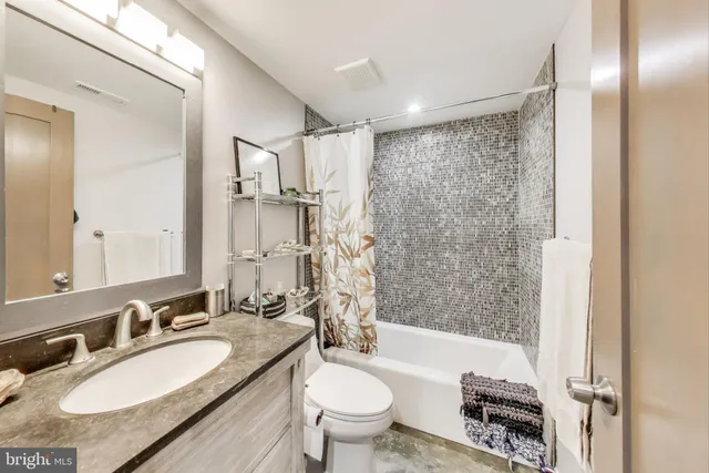 $1,025,000 | 8209 Flower Avenue, Takoma Park, MD 20912