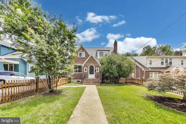 $1,025,000 | 8209 Flower Avenue, Takoma Park, MD 20912
