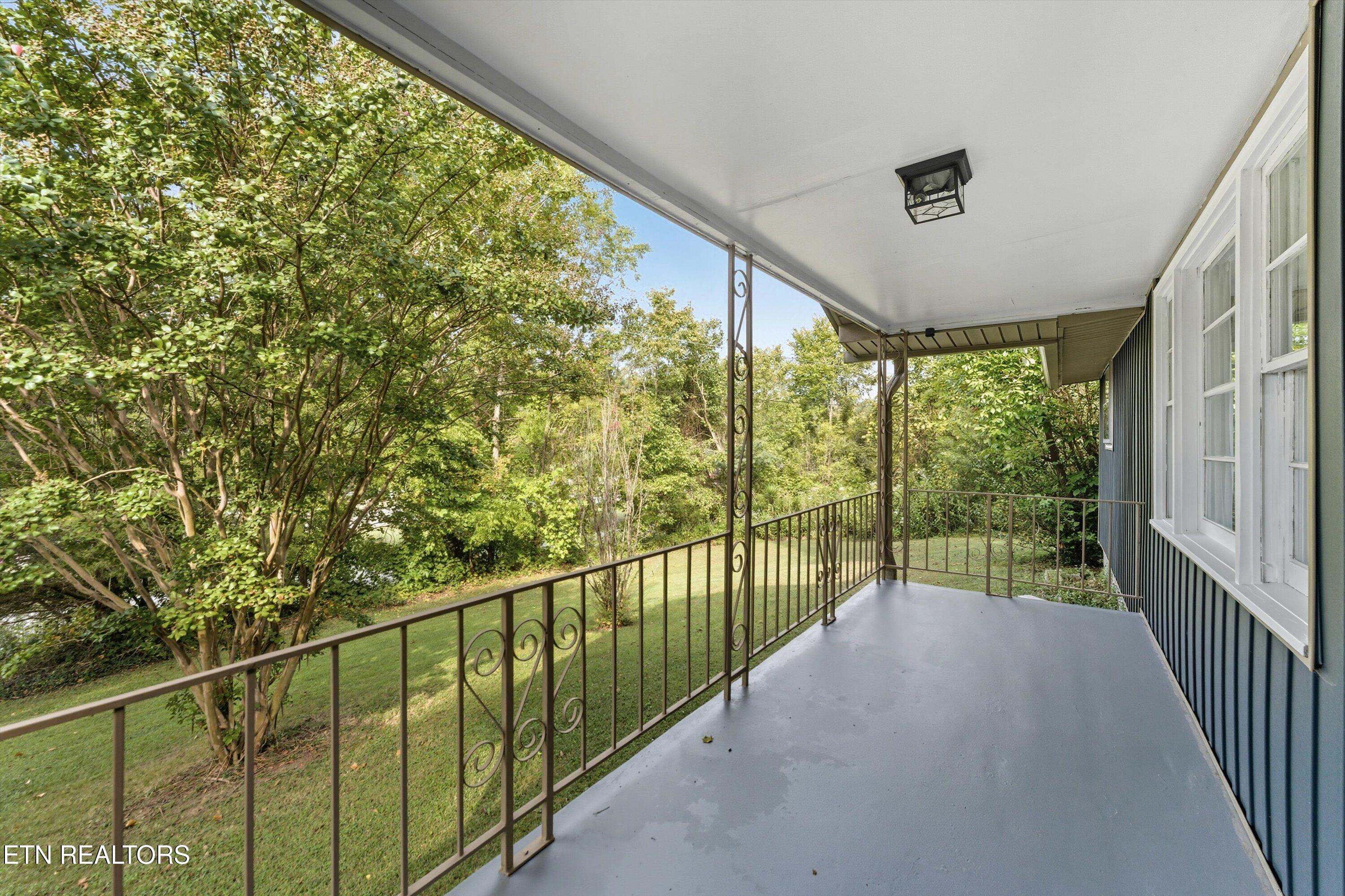 187 Cobb Hollow Road Rocky Top, TN 37769 - Photo 6 of 38 04-187 Cobb Hollow Rd-4