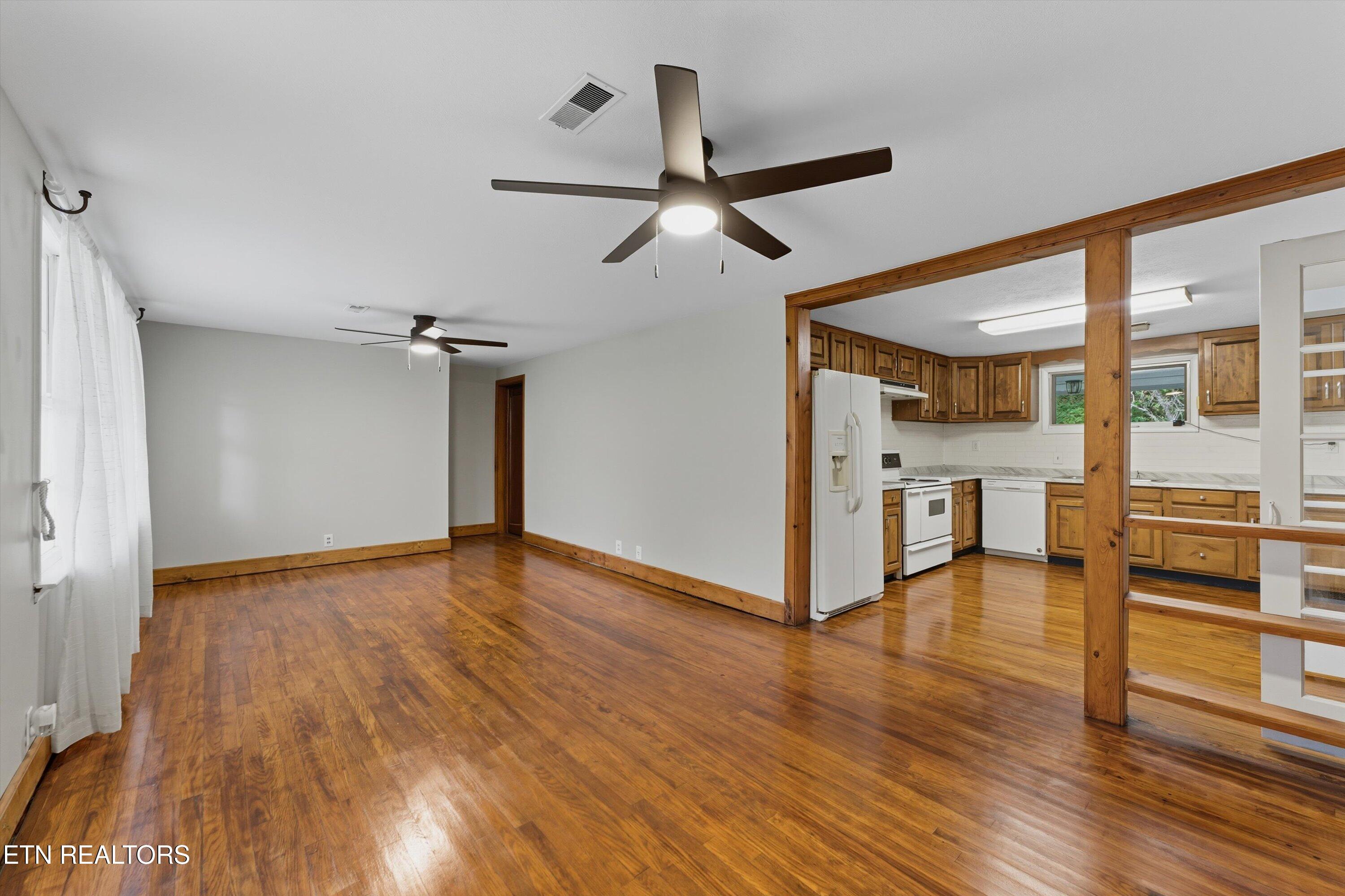 187 Cobb Hollow Road Rocky Top, TN 37769 - Photo 8 of 38 06-187 Cobb Hollow Rd-6