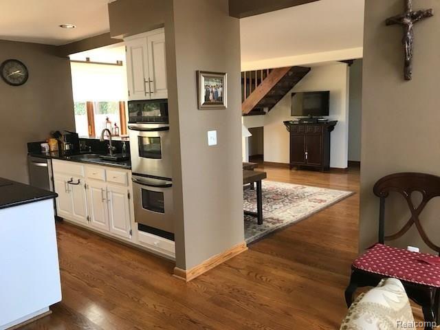 3076 North Adams Road Troy, MI 48084 - Photo 13 of 48