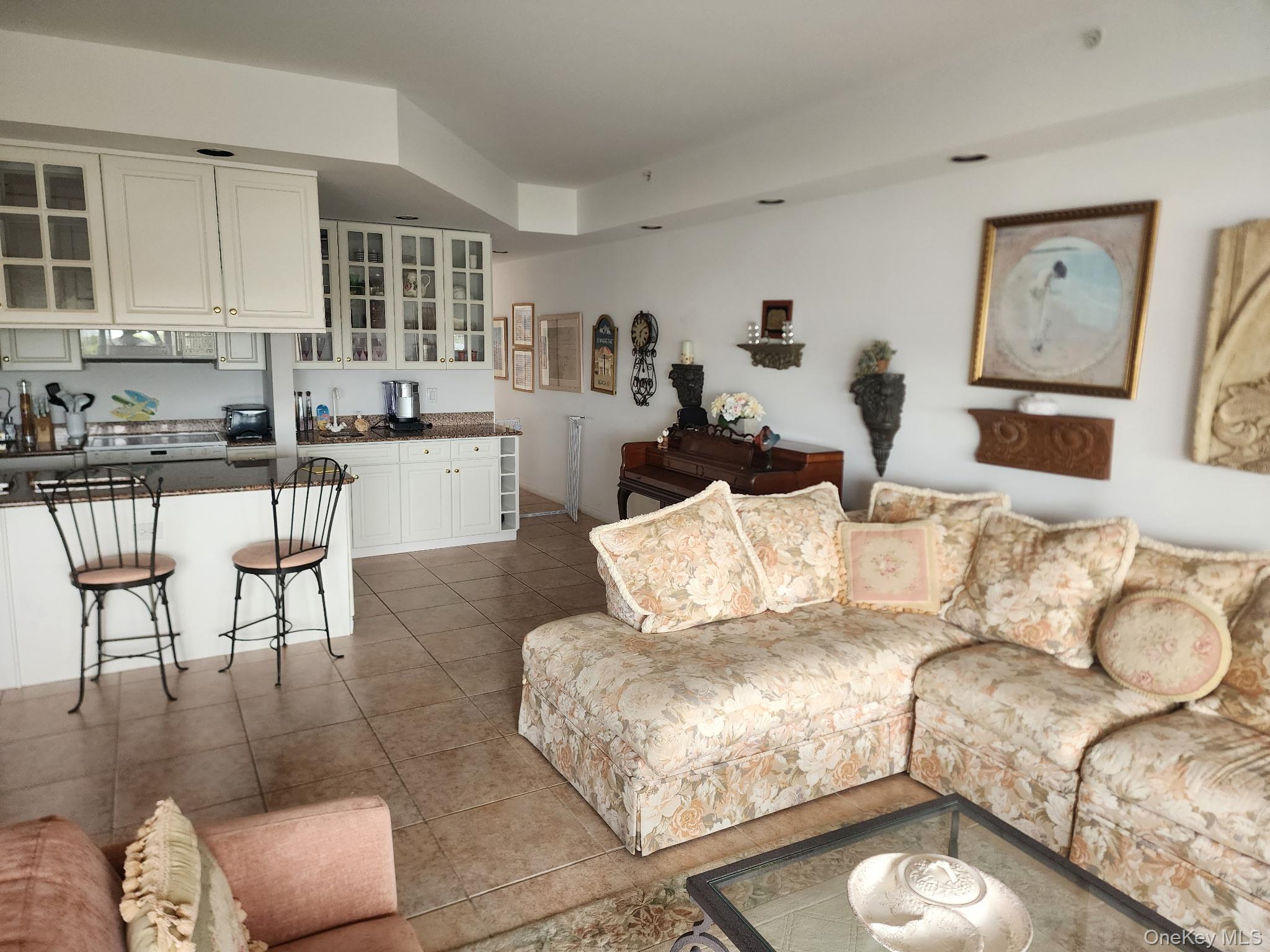 260 Dune Road, Unit 79 Westhampton Beach, NY 11978 - Photo 4 of 9