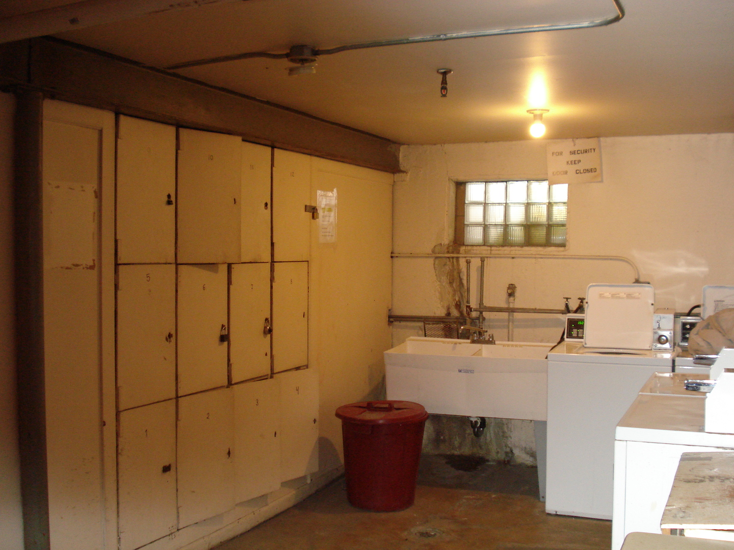 8751 West 79th Street, Unit 1 Justice, IL 60458 - Photo 31 of 32 a room with a table and chairs