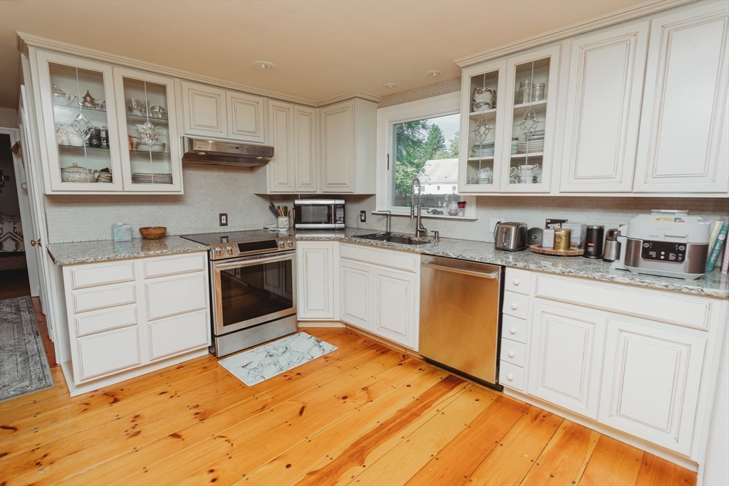39 Cooke Street Greenfield, MA 01301 - Photo 8 of 26 Gallery Image 8