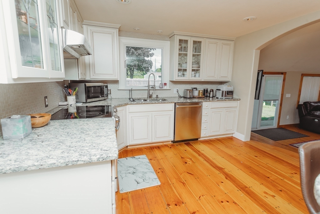 39 Cooke Street Greenfield, MA 01301 - Photo 9 of 26 Gallery Image 9