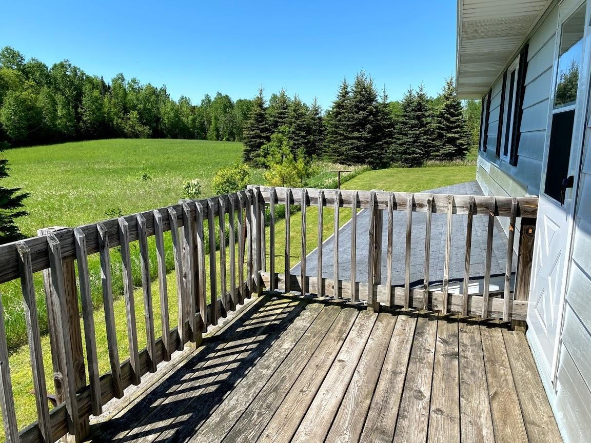 8202 Bolton Road Alpena, MI 49707 - Photo 4 of 29 Gallery Image 4