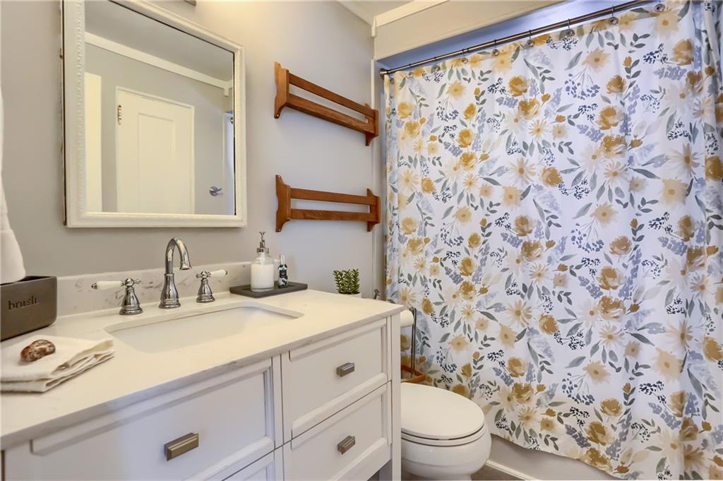 5189 Glenhurst Road Pittsburgh, PA 15207 - Photo 12 of 25 Gallery Image 12