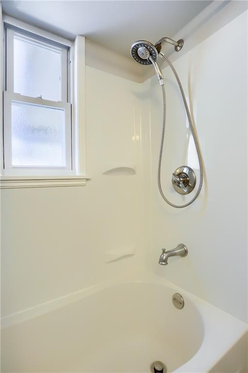 5189 Glenhurst Road Pittsburgh, PA 15207 - Photo 13 of 25 Gallery Image 13