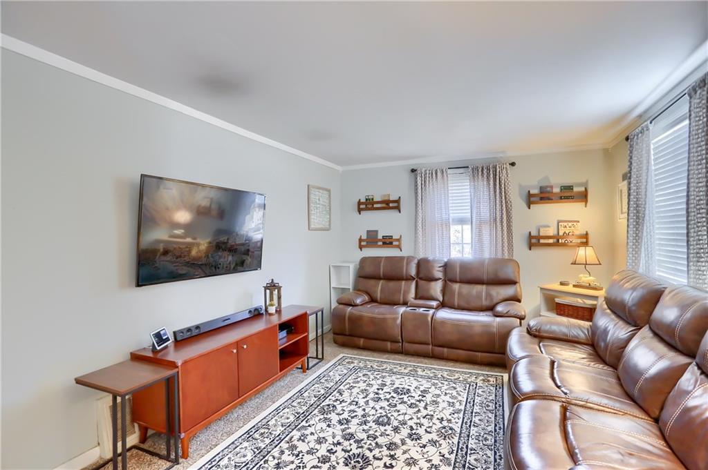 5189 Glenhurst Road Pittsburgh, PA 15207 - Photo 3 of 25 Gallery Image 3