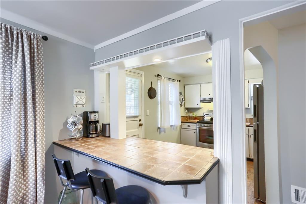 5189 Glenhurst Road Pittsburgh, PA 15207 - Photo 7 of 25 Gallery Image 7