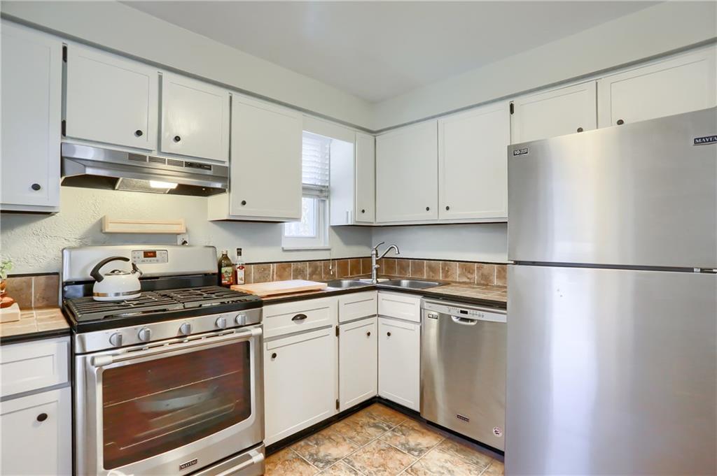 5189 Glenhurst Road Pittsburgh, PA 15207 - Photo 8 of 25 Gallery Image 8