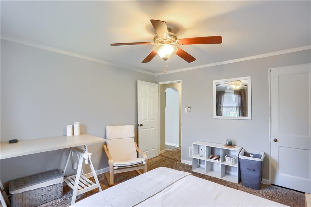 5189 Glenhurst Road Pittsburgh, PA 15207 - Photo 10 of 25 Gallery Image 10