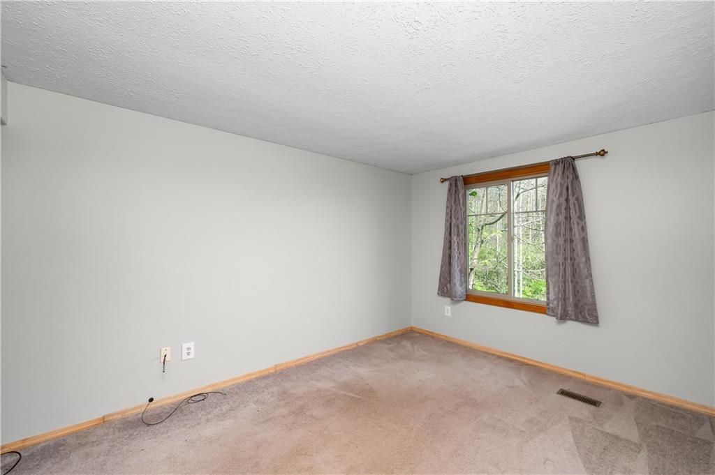 201 Colleen Street Butler, PA 16001 - Photo 25 of 33 an empty room with a window