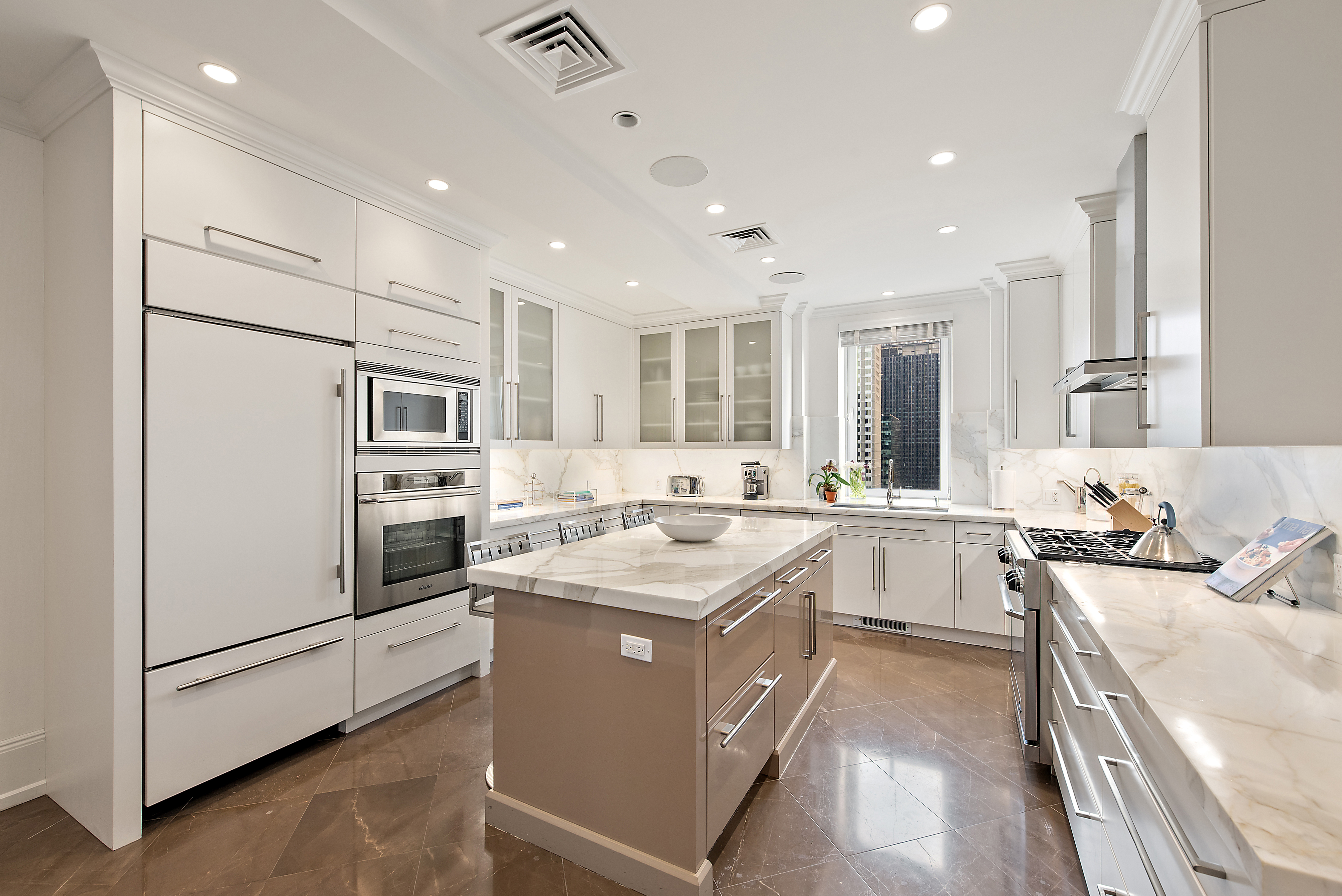 150 Central Park South, Unit 2501 Manhattan, NY 10019 - Photo 11 of 17