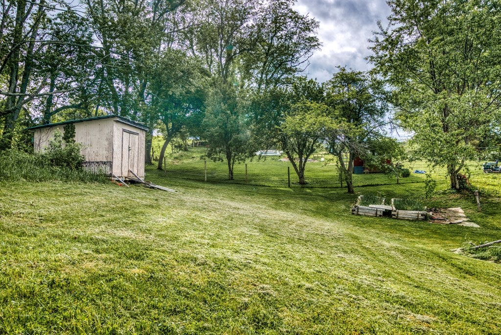 955 Grubmore Road Marion, VA 24354 - Photo 4 of 24 Gallery Image 4