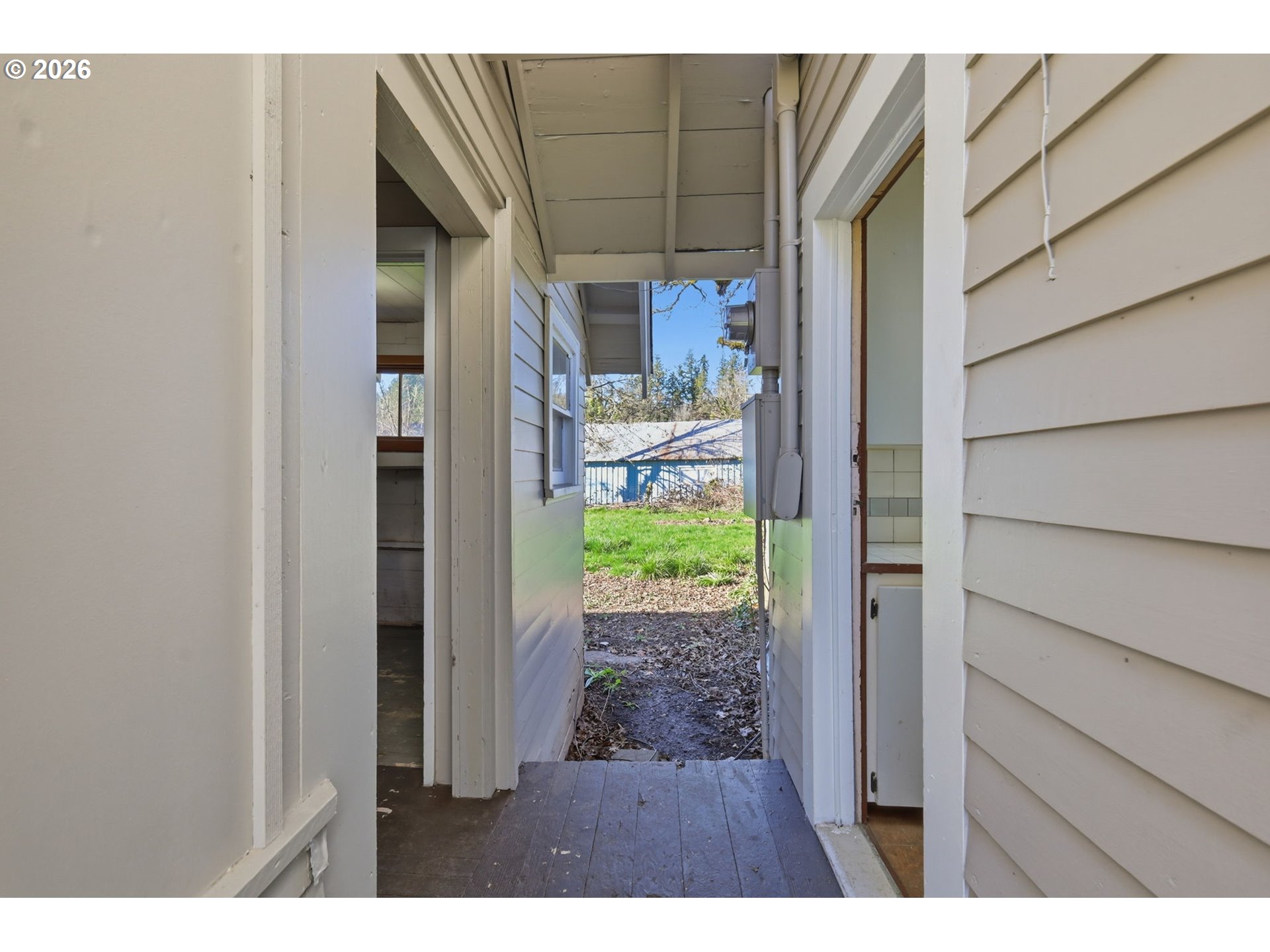 36725 Jasper Road Springfield, OR 97478 - Photo 24 of 46 a view of a porch