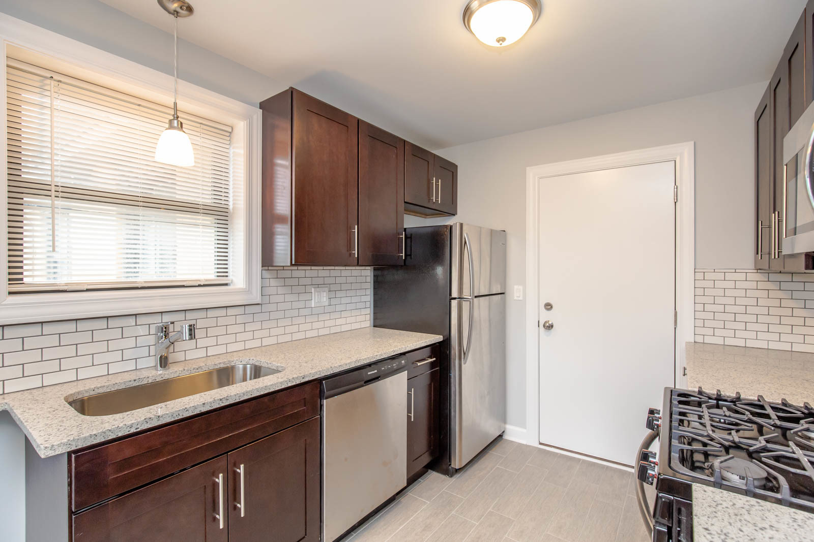 6805 North Ridge Boulevard, Unit G3 Chicago, IL 60645 - Photo 8 of 11