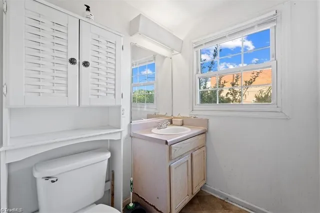 $1,390,000 | 904 Merritt Drive, Greensboro, NC 27407