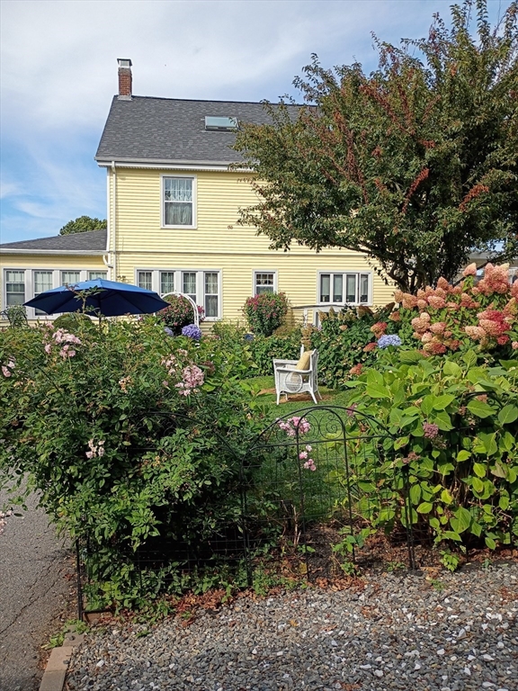 333 Langley Street Fall River, MA 02720 - Photo 5 of 42