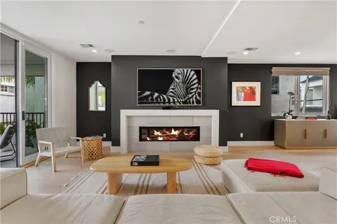 $4,500,000 | 319 1/2 Jasmine Avenue, Corona del Mar, CA 92625