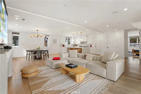 $4,500,000 | 319 1/2 Jasmine Avenue, Corona del Mar, CA 92625