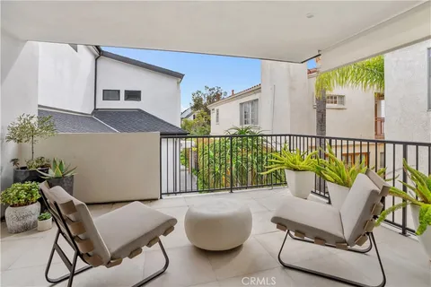 $4,500,000 | 319 1/2 Jasmine Avenue, Corona del Mar, CA 92625