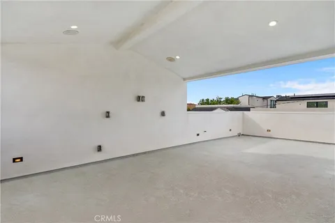 $4,500,000 | 319 1/2 Jasmine Avenue, Corona del Mar, CA 92625