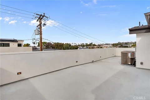 $4,500,000 | 319 1/2 Jasmine Avenue, Corona del Mar, CA 92625