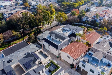 $4,500,000 | 319 1/2 Jasmine Avenue, Corona del Mar, CA 92625