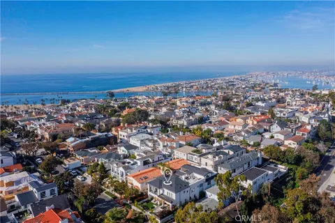$4,500,000 | 319 1/2 Jasmine Avenue, Corona del Mar, CA 92625