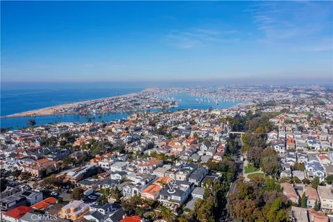 $4,500,000 | 319 1/2 Jasmine Avenue, Corona del Mar, CA 92625