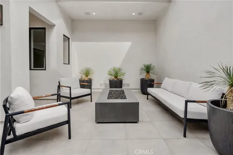 $4,500,000 | 319 1/2 Jasmine Avenue, Corona del Mar, CA 92625