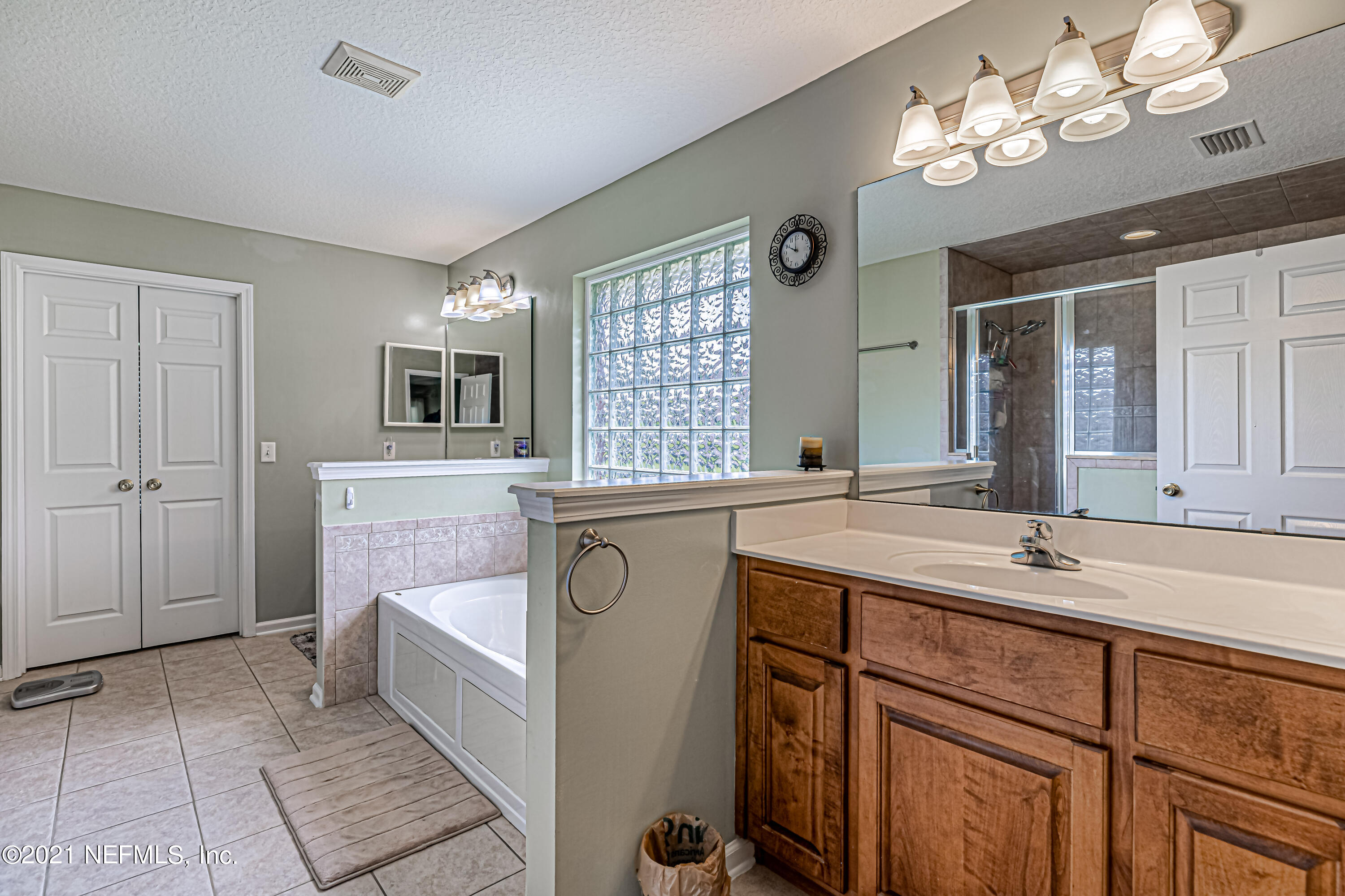 3108 Longleaf Ranch Circle Middleburg, FL 32068 - Photo 23 of 37 23-Master Bathroom
