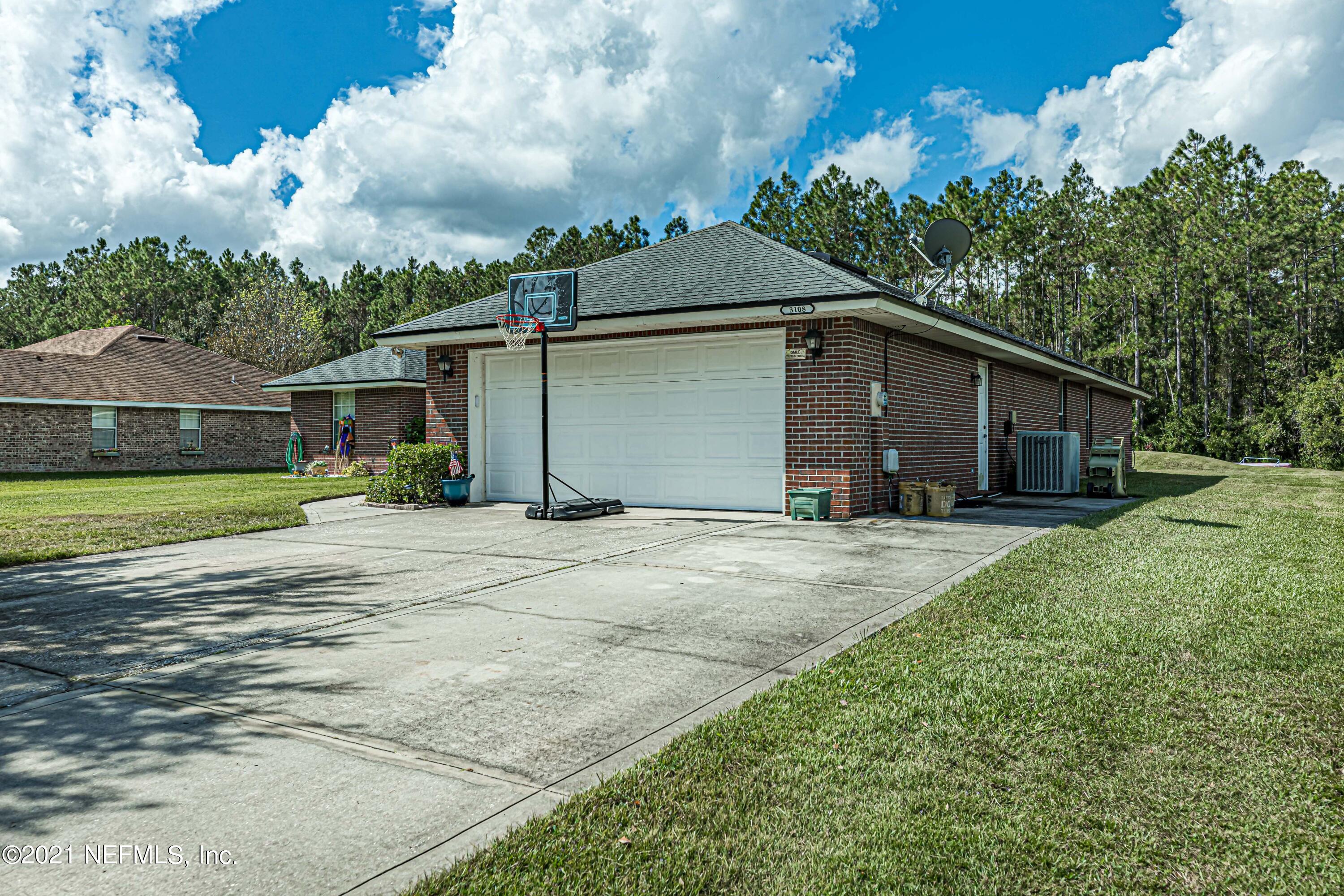 3108 Longleaf Ranch Circle Middleburg, FL 32068 - Photo 4 of 37 3-Drive Way