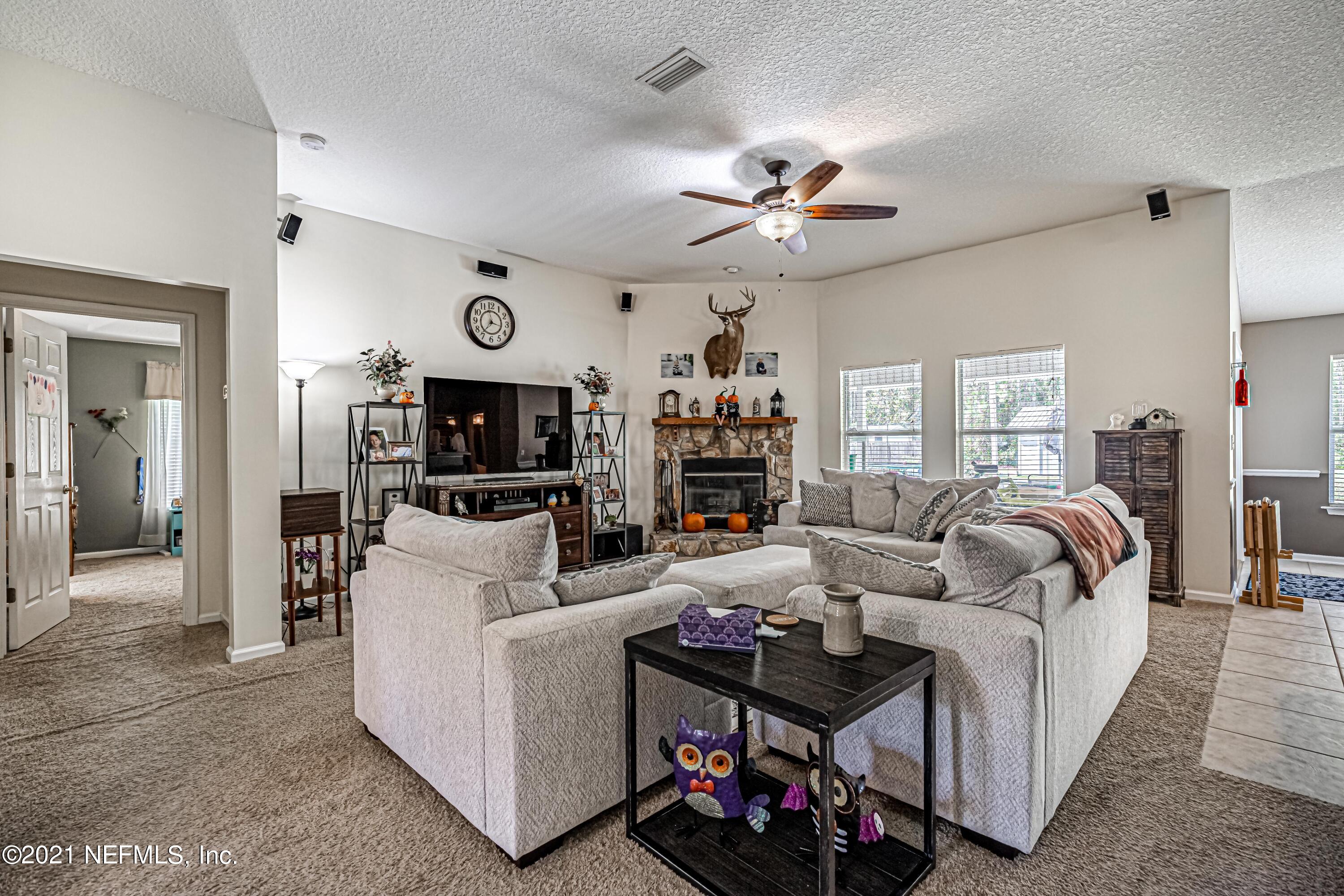 3108 Longleaf Ranch Circle Middleburg, FL 32068 - Photo 10 of 37 10-Living Room