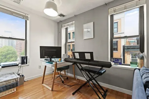 $3,300 | 5 Grove Street, Unit 7, Boston, MA 02114