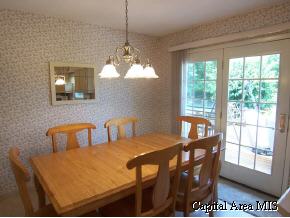 2229 Winnebago Drive Springfield, IL 62702 - Photo 5 of 9 Gallery Image 5