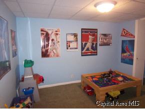 2229 Winnebago Drive Springfield, IL 62702 - Photo 7 of 9 Gallery Image 7