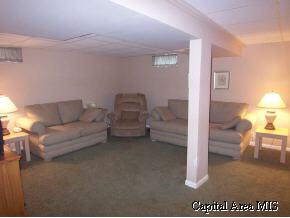 2229 Winnebago Drive Springfield, IL 62702 - Photo 9 of 9 Gallery Image 9