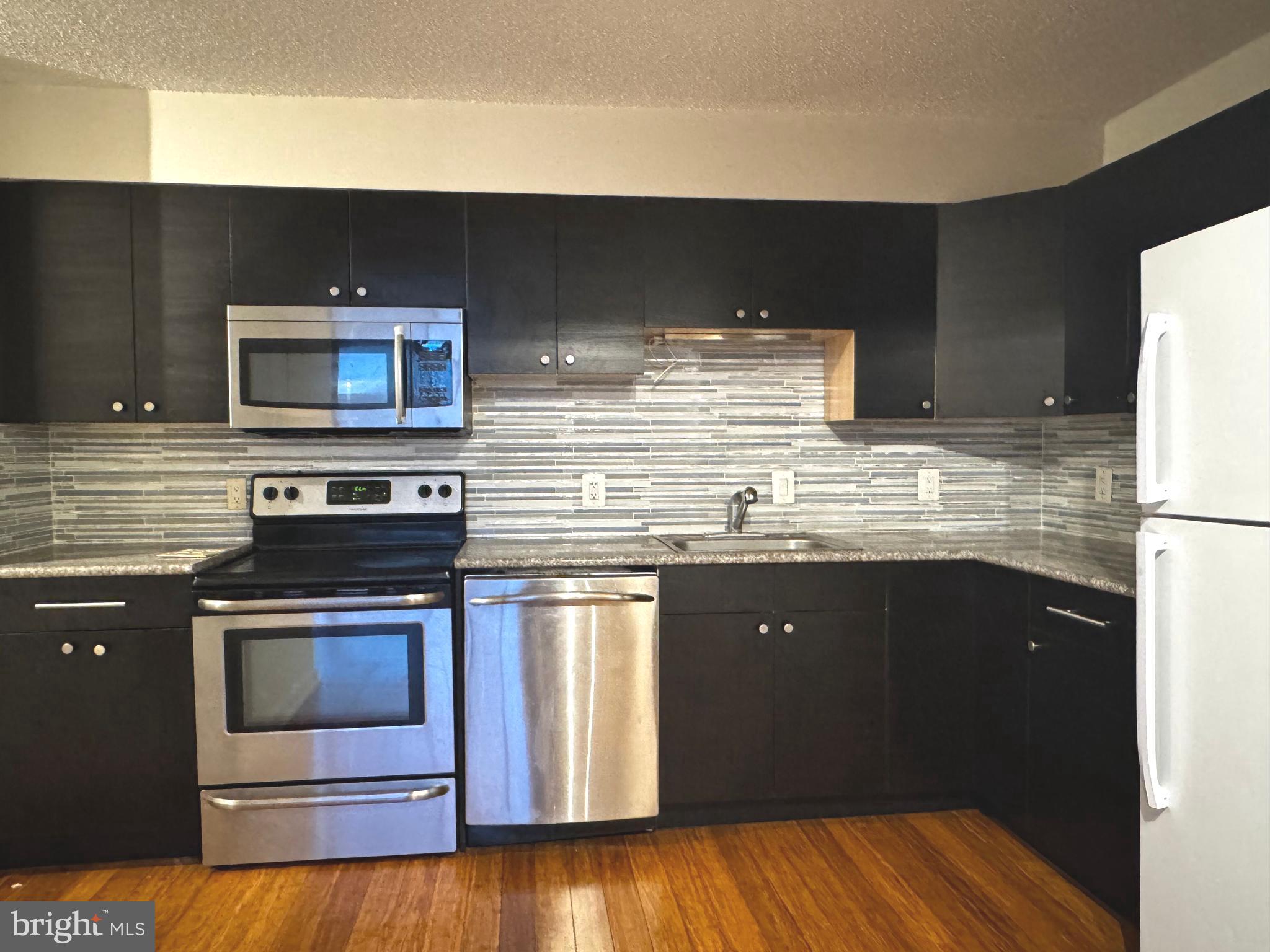 2141 P Street Northwest, Unit 705 Washington, DC 20037 - Photo 3 of 18