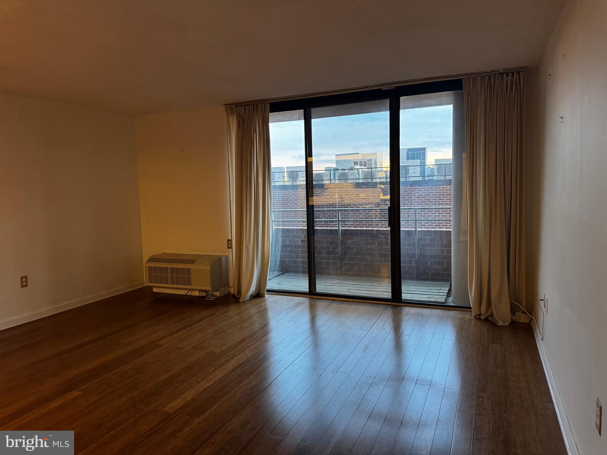 2141 P Street Northwest, Unit 705 Washington, DC 20037 - Photo 5 of 18