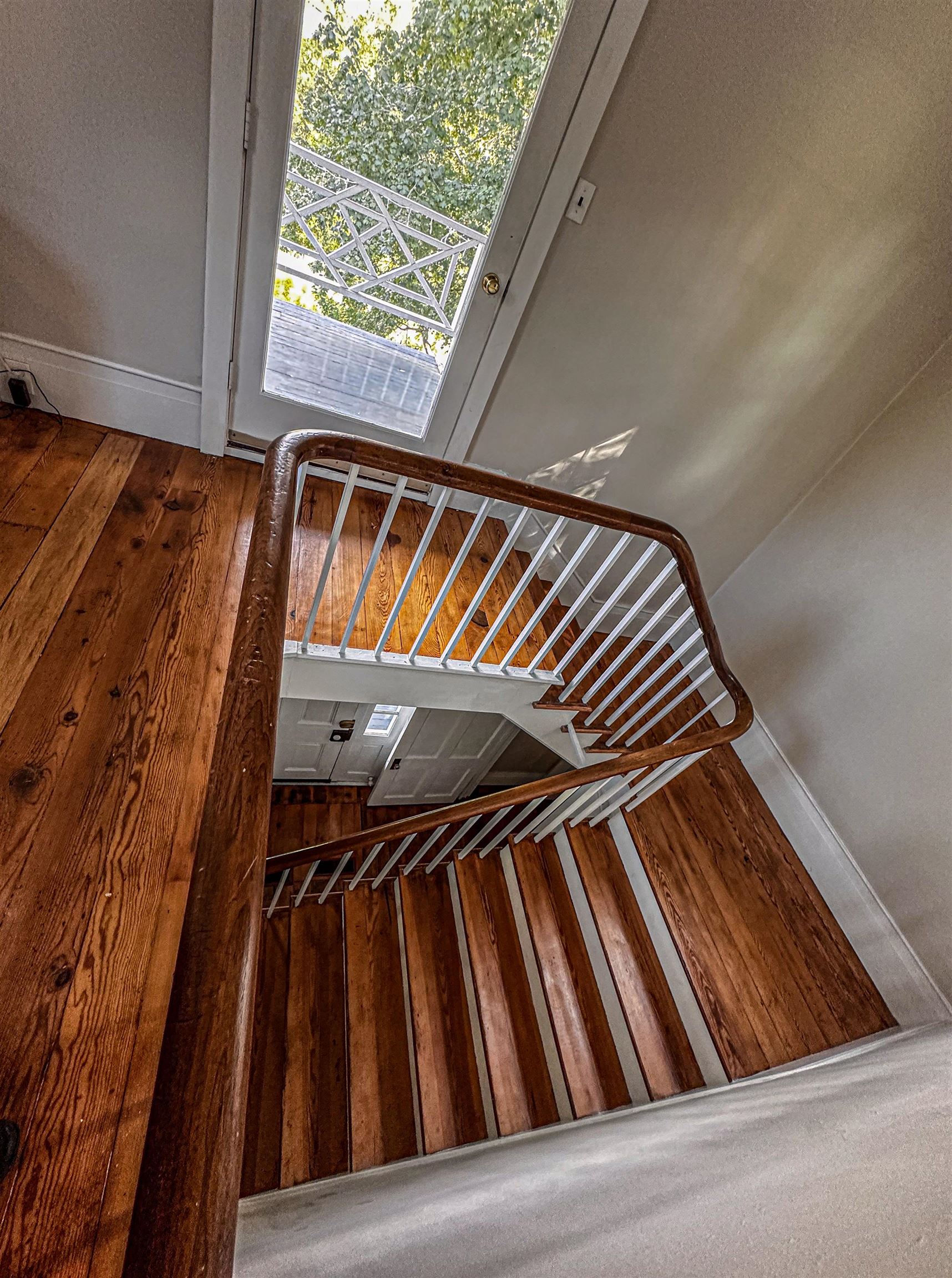 19 Mt Hermon Road Middlebrook, VA 24459 - Photo 27 of 70 a view of stairs