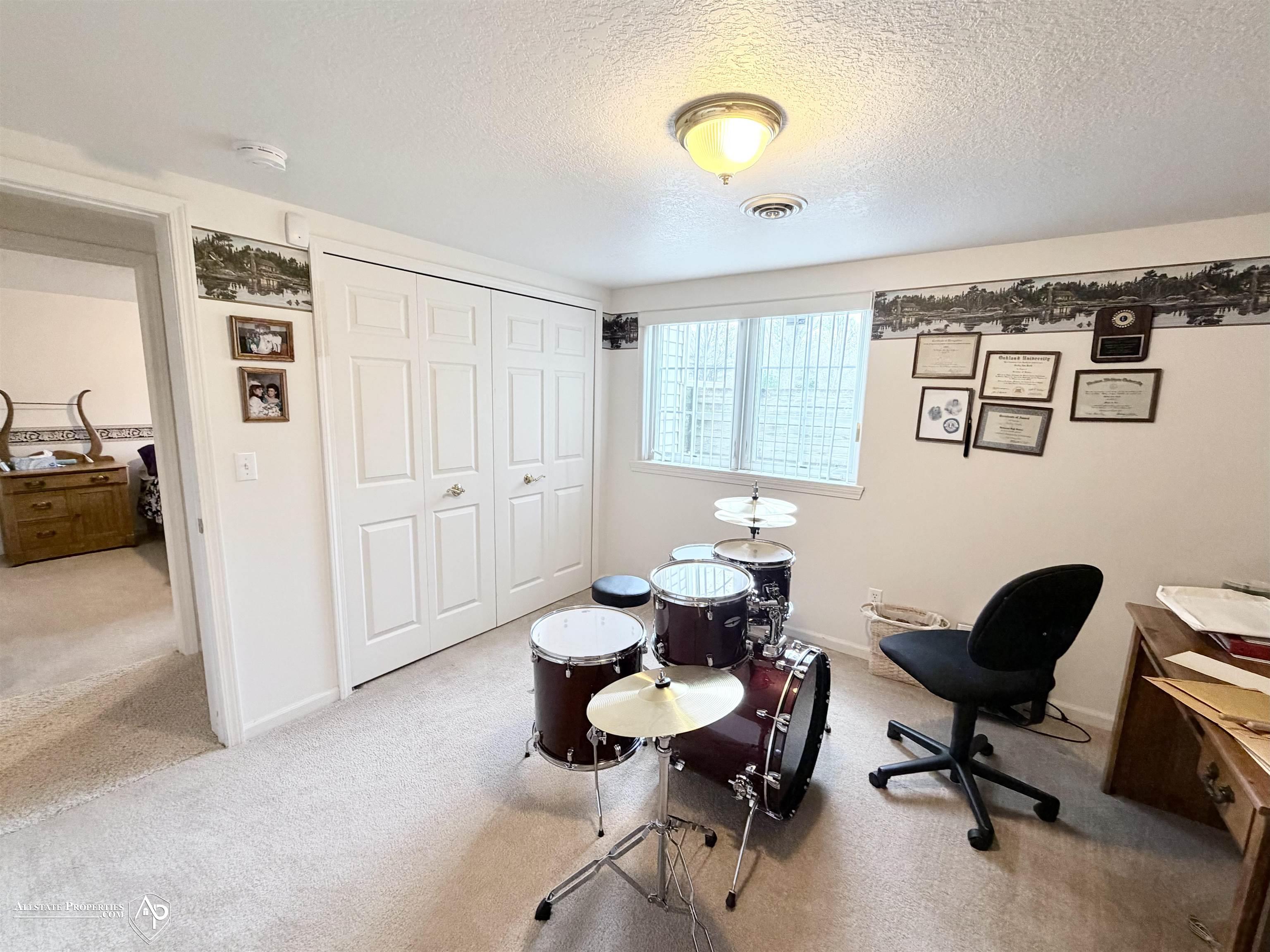 300 Carriage Way Davison, MI 48423 - Photo 23 of 32
